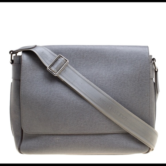 tas sling-bag Louis Vuitton Taiga Messenger Grey 2013 Sling Bag